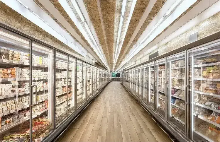 Supermarket-illuminated-with-energy-efficient-LED-linear-lights-for-enhanced-product-visibility