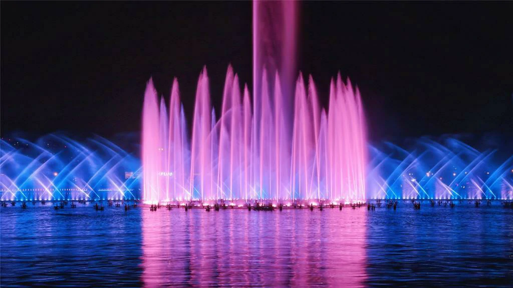 Wide-coverage patterns for long viewing distances